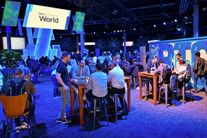 Customers and their Partners meeting and conversing on the convention showroom at Dell Technologies World 